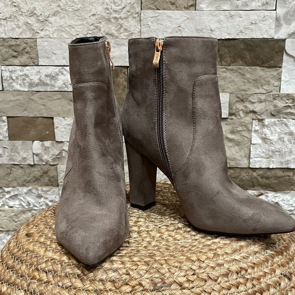 IDIFU Elegant Taupe Suede-Like Ankle Boots Sz. 8